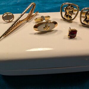 Vintage collection of men's Accessories including Krementz and Hickok, 6 pieces